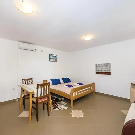 Gorgeous In With View Apartament Vrana (Zadar)