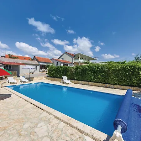Pet Friendly In Vrana
